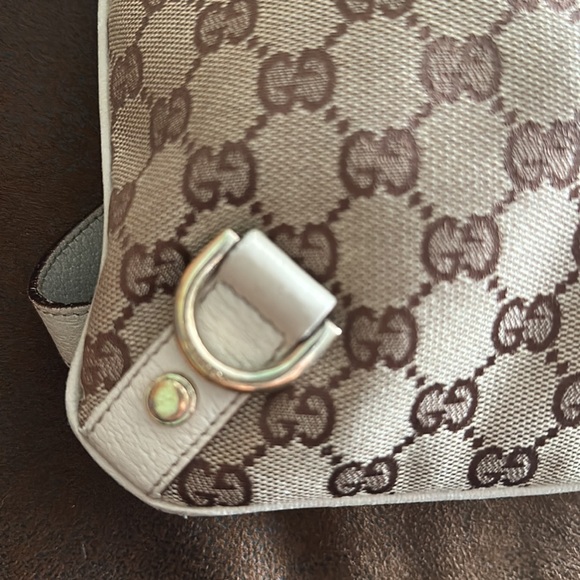 Authentic GUCCI Abbey Shoulder Tote Bag GG
Canvas Leather Brown gold trim rings - Picture 6 of 17